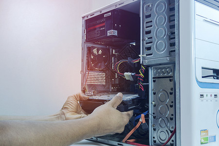 指尖穿梭，網(wǎng)絡(luò)連接 淺談電腦維修與計(jì)算機(jī)網(wǎng)絡(luò)工程服務(wù)